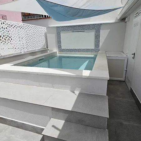 Panhouse Nocleg ze śniadaniem 4*